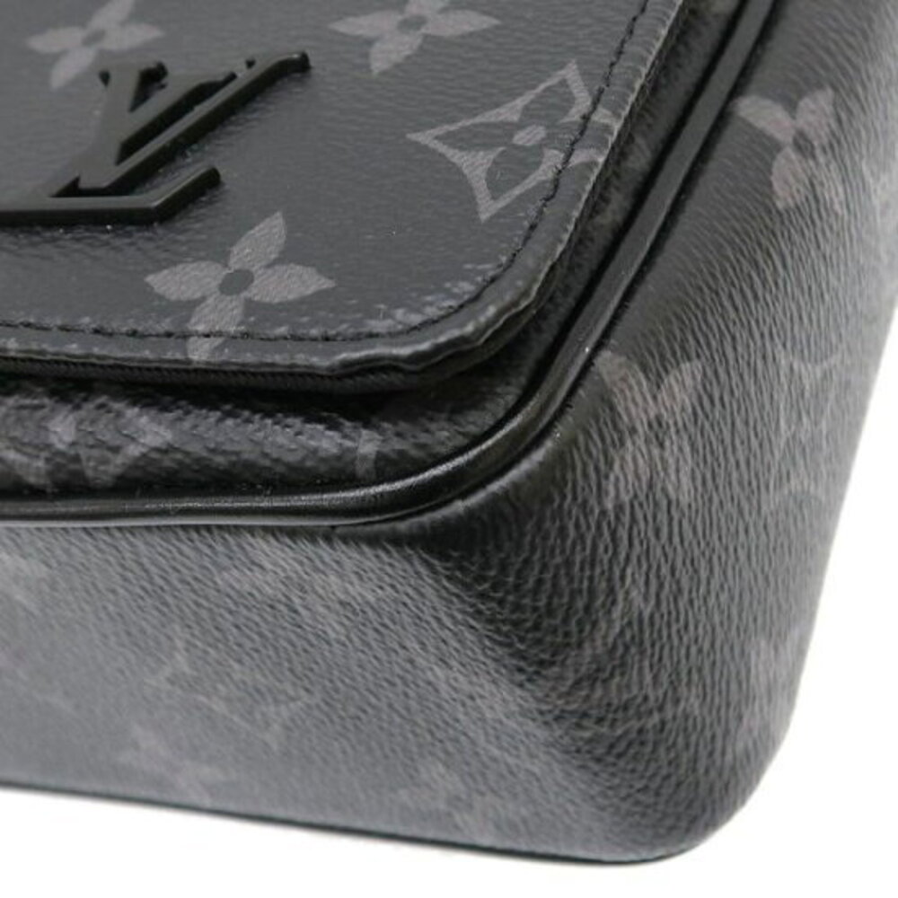 Louis Vuitton Monogram Eclipse Black District - image 4
